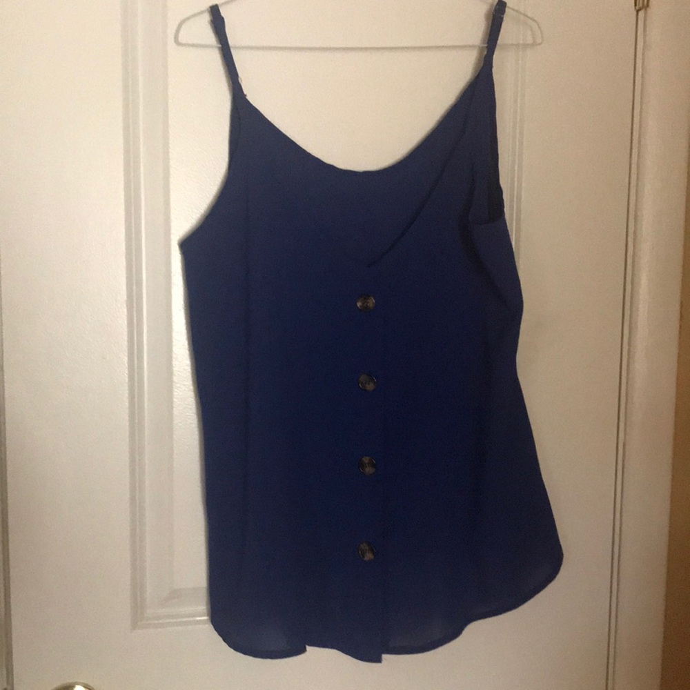 4 button top 95 % Polyester 5 % Spandex M size